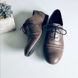 Born Devon Tie-On Loafer Oxfords | Cosmic Gray